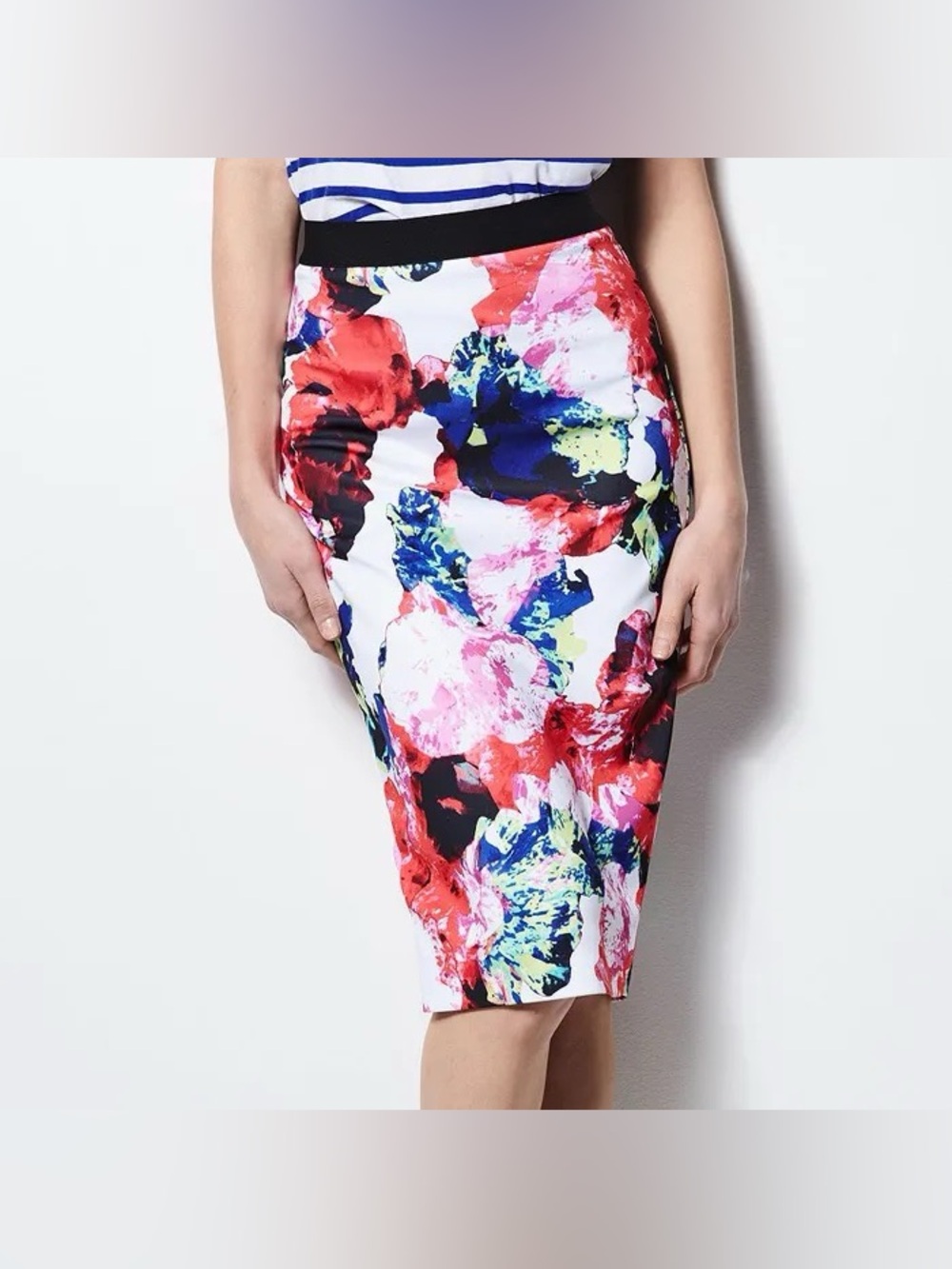 MILLY FOR DESIGNATION
Abstract Floral Midi Scuba Skirt M